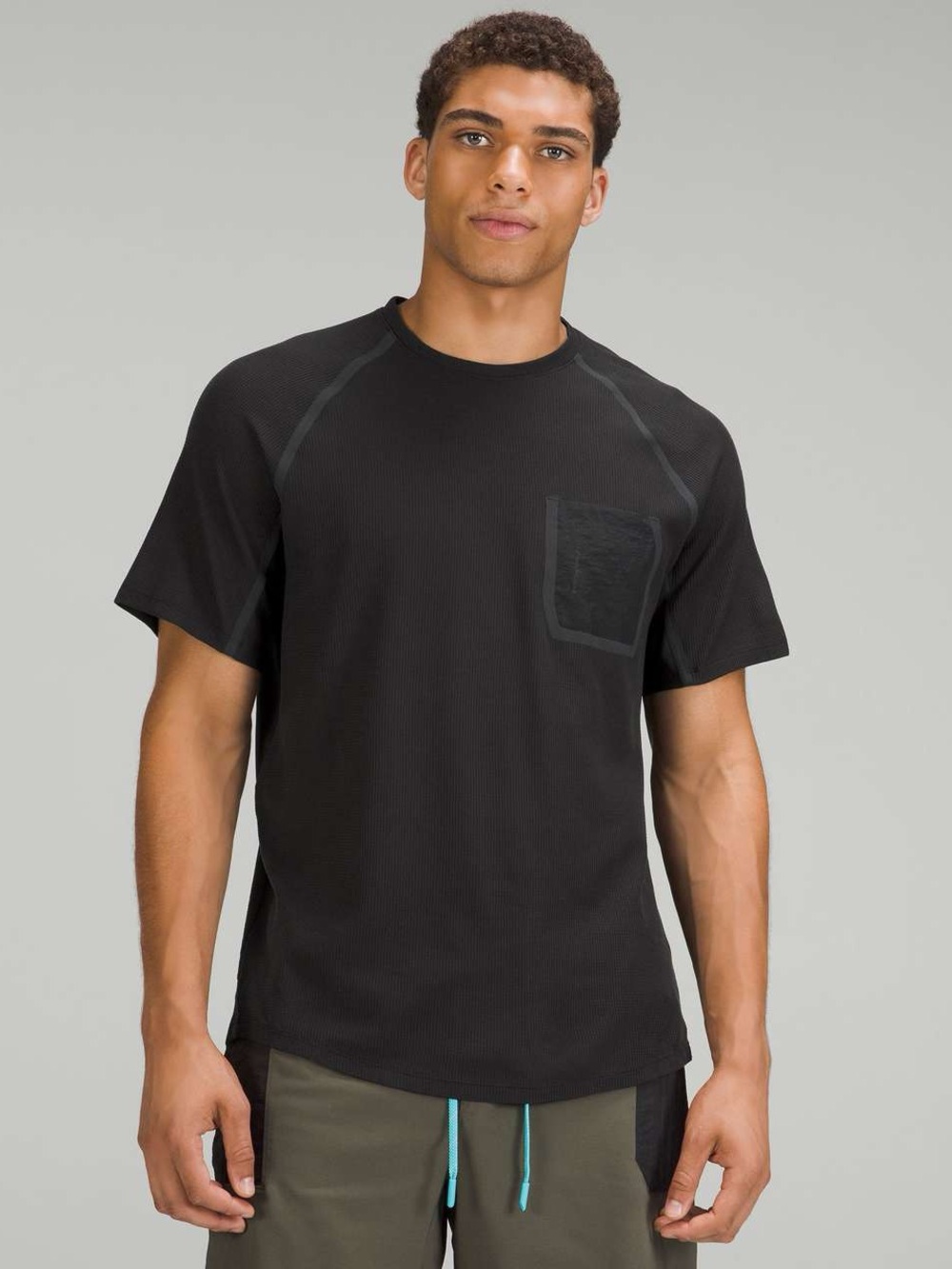 Lululemon Ventilated Hiking Short Sleeve Shirt Men's Medium Black Pocket Tee